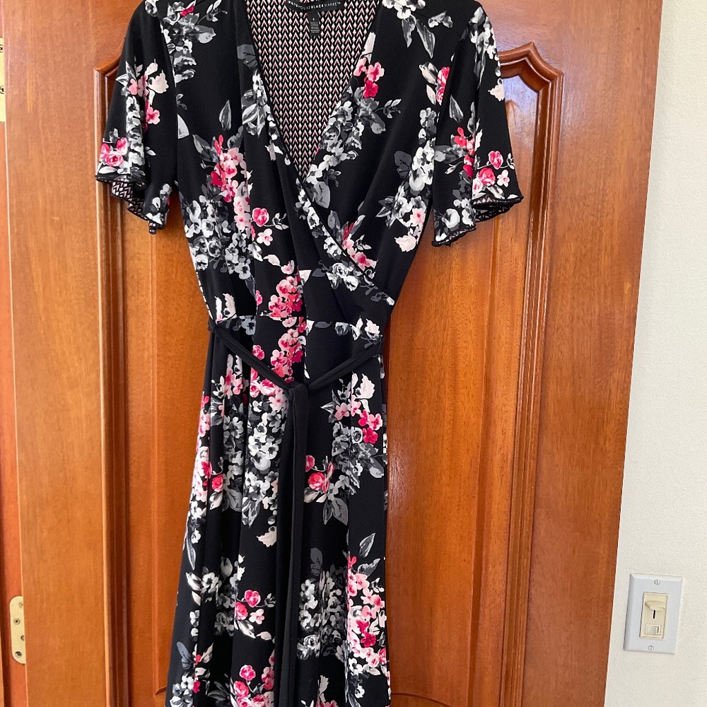 White House Black Market Reversible size 4 Dress